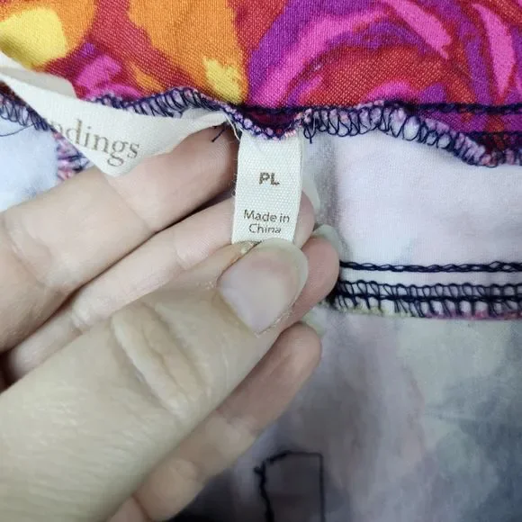 SOFT SURROUNDINGS Super Stretch Big Roses Floral Pull On Capris Pants Petite L - Picture 8 of 14